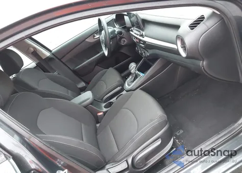 2021 Kia Forte Fe z USA, uszkodzony, nr VIN 3KPF24AD9ME325126